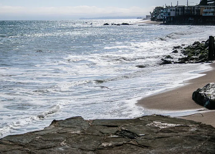 Malibu Beachfront Home With Rock Spa Ocean Views & Huge Deck