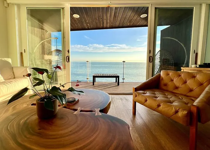 Malibu Waterfront Gallery With Private Beach Access
