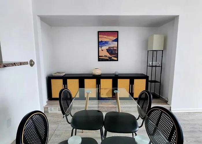 30 Pct Off!! Limited Time! Malibu Ocean Wave With King Bed, Walking To Beach And Hiking